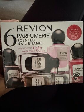 Discontinued Revlon Parfumerie Nail Polish Set - brand new!!